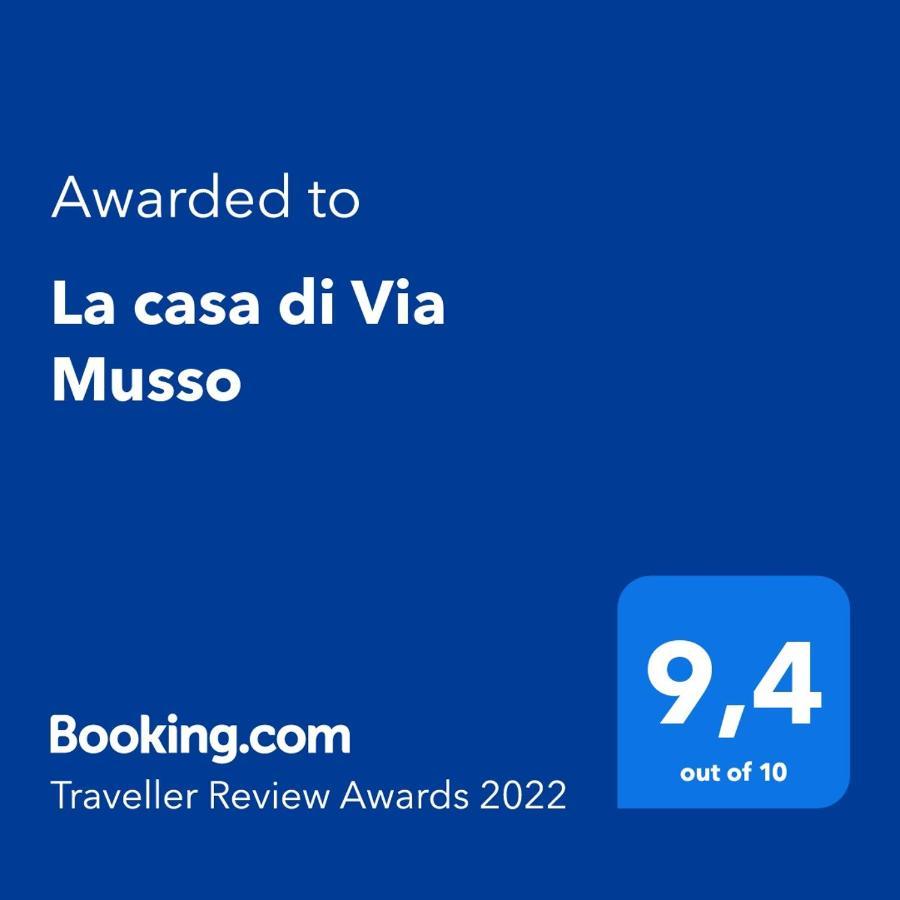 La Casa Di Via Musso Apartment นอลี ภายนอก รูปภาพ