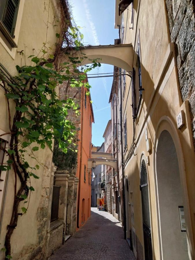 La Casa Di Via Musso Apartment นอลี ภายนอก รูปภาพ